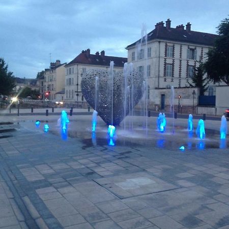 Le St Frobert Au Coeur De Troyes تروي المظهر الخارجي الصورة